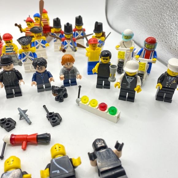 LEGOS Mini Figs Lot Late 1990s To Now Row Boats Motorcycles Horse Space Police - Picture 5 of 13